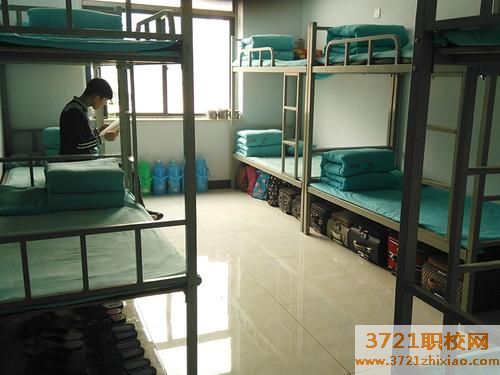 【石家庄航空学校】石家庄中英航空学校的宿舍条件和食堂情况
