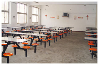 石家庄中英航空学校食堂情况