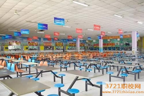法商中等专业学校食堂情况