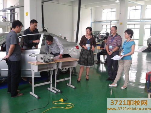 西安哪里学汽车美容装潢好?