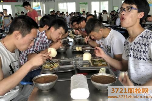 运城市财经学校食堂情况