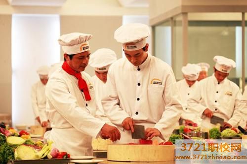【西安厨师学校】西安学厨师要多少钱