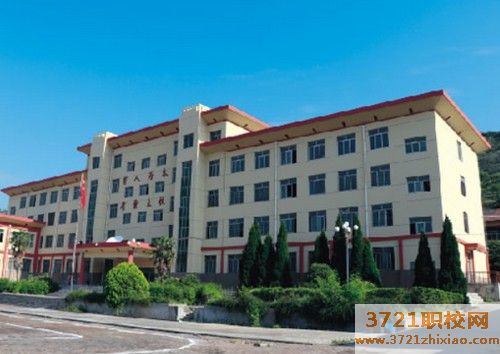 【宝鸡高铁学校】宝鸡初中想读高铁乘务专业哪个学校好