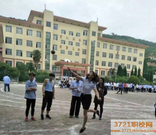 【宝鸡高铁学校】宝鸡学高铁乘务专业去哪个学校好