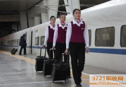 郑州初中想读高铁乘务专业，哪个学校好