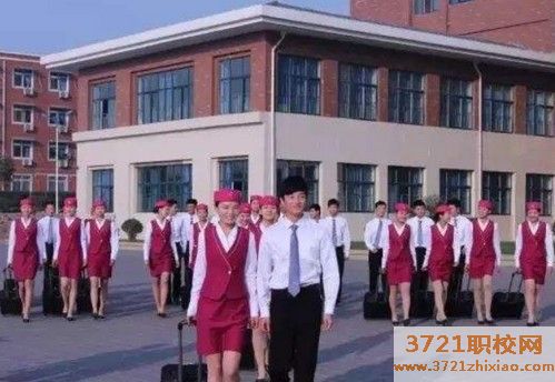 郑州高铁乘务学校招生女生身高体重,视力有什么要求