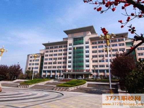 青岛高铁乘务学校招生女生身高体重,视力有什么要求