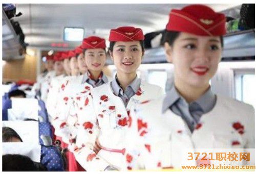 青岛学高铁乘务专业去哪个学校好