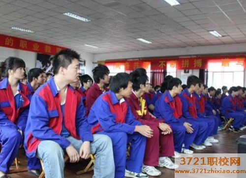 初中毕业学习汽车维修怎么样？济南哪家学校能好点？