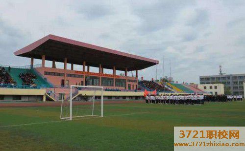 【济南汽车美容学校】济南学汽车美容学费