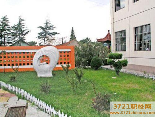 【青岛汽车维修学校】青岛哪里学汽车维修好