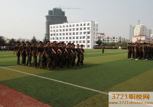 【青岛汽修学校】青岛哪里有可以学汽修的地方