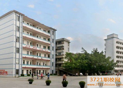 【青岛职业学校】青岛汽车电路维修培训学校哪家好