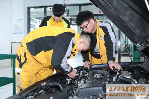 石家庄学汽车维修是去自学好还是职业学校好?