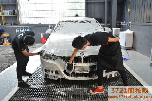 郑州哪里有专业的汽车美容培训