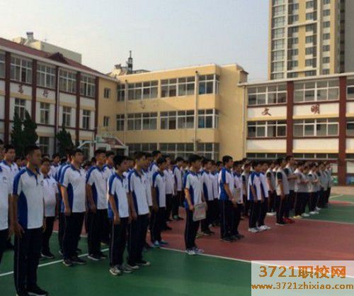 【青岛汽车美容学校】青岛学汽车美容学费