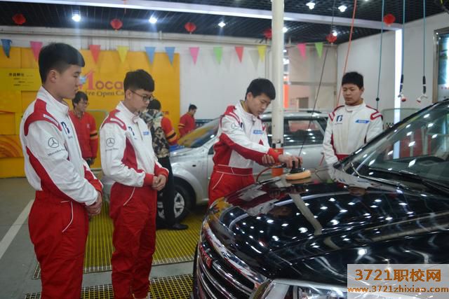 【郑州汽车美容学校】郑州靠谱的汽车美容培训班
