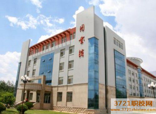 青岛学汽车维修自学还是去职业学校好