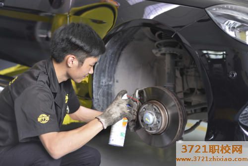 【郑州汽修学校】郑州靠谱的汽修学校