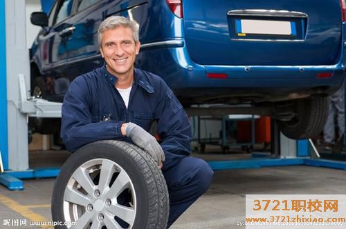 【郑州汽修学校】郑州汽修学校学费多少钱、郑州汽修学校要多少学费