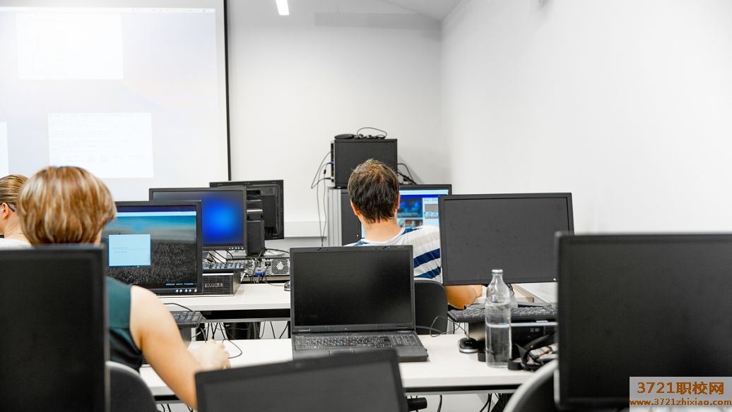 【郑州广告设计学校】郑州学广告设计的学校