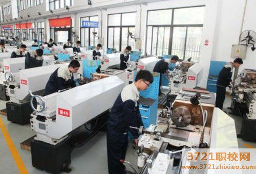 【兰州汽车美容学校】兰州哪里有汽车美容培训学校