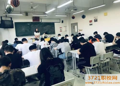 青岛平面设计学校哪家好