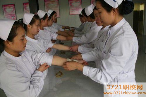 石家庄学助产专业哪个学校好