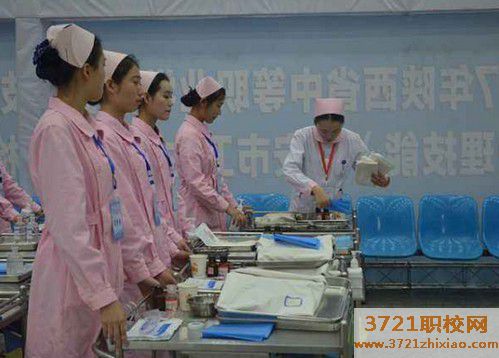 西安医学检验专业学校报名条件及报名时间