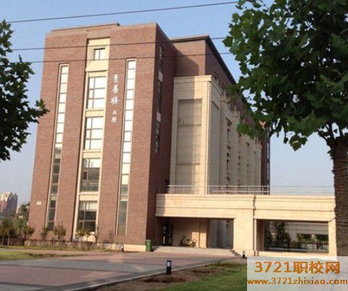 【西安卫生学校】西安助产专业一年学费多少钱