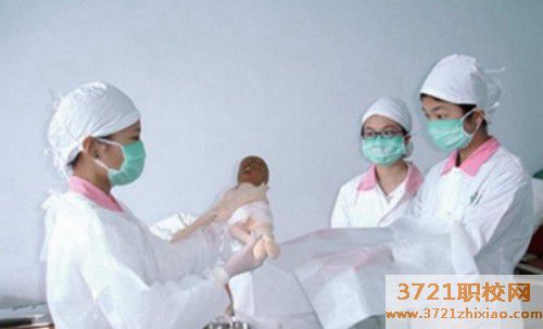 西安学助产专业哪个学校好