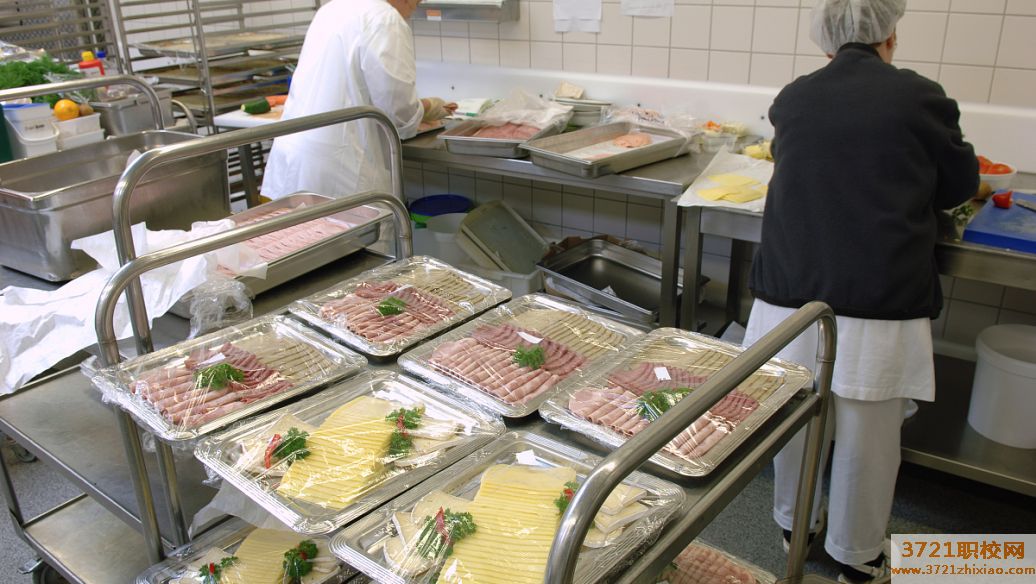 烟台理工学校食堂情况