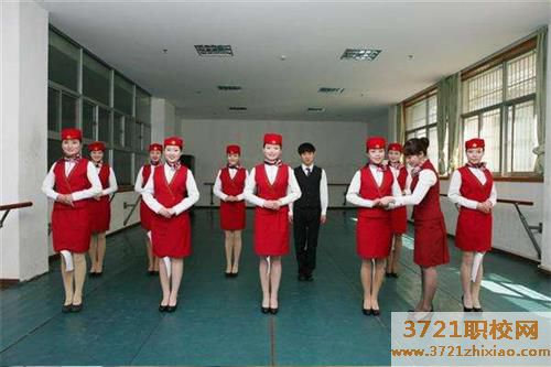 【郑州航空学校】郑州华德中等学校航空服务专业