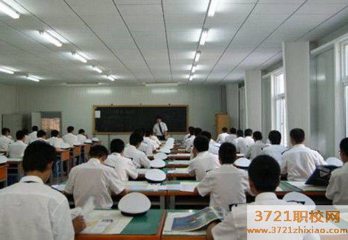 烟台空乘培训班多少钱