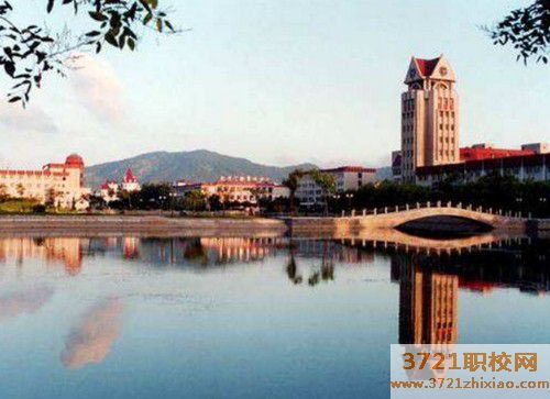 烟台空乘学校学费多少、学费多少钱