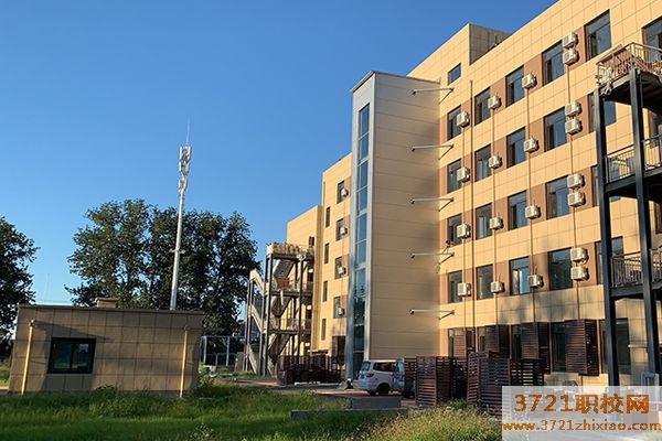 烟台中专港湾学校网站网址