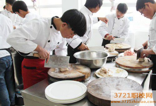 郑州华德中等专业学校有中餐烹饪与营养膳食专业吗