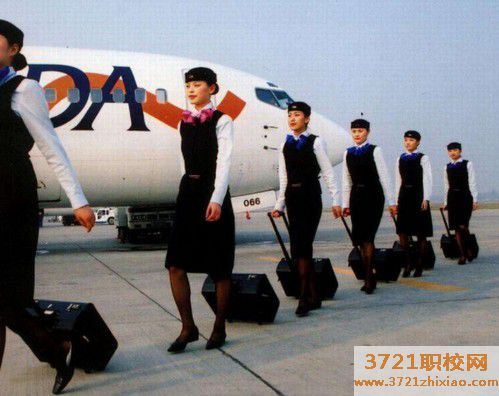 青岛航空服务专业工资一般多少