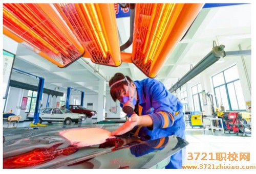 【威海技师学院】威海市文登技师学院汽车钣金与涂装专业