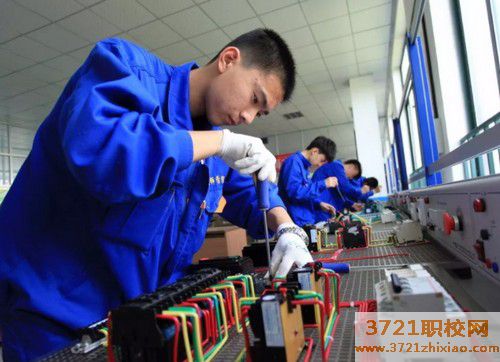 【威海机器人技术学校】威海市文登技师学院工业机器人专业