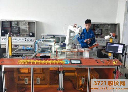 【日照机器人技术学校】日照市技师学院工业机器人技术专业