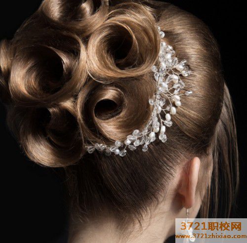 威海以琳国际形象设计学校国际美发师全能班怎么样