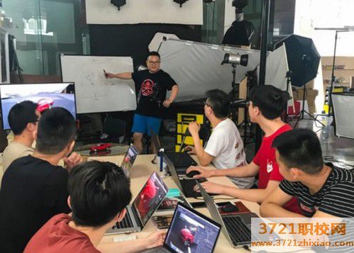 武汉江南技术学校摄影专业怎么样