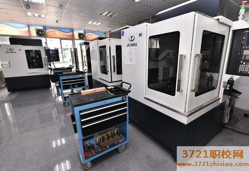 【广州数控学校】广州市技师学院多轴数控加工专业