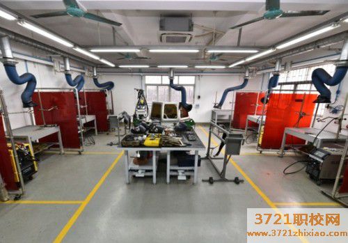 【广州技师学院】广州市技师学院汽车钣金与涂装专业