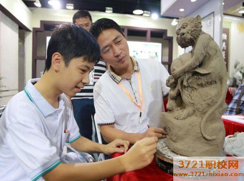 广州市轻工技师学院工艺美术专业怎么样