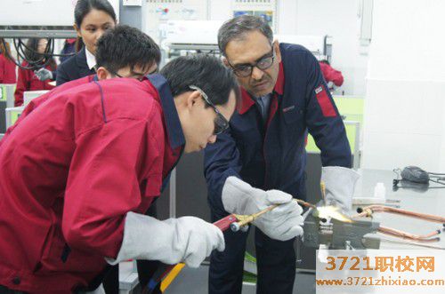 广州市轻工技师学院制冷设备制造安装与维修专业怎么样