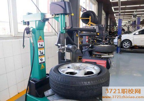 沈阳学汽车维修自学还是去职业学校好