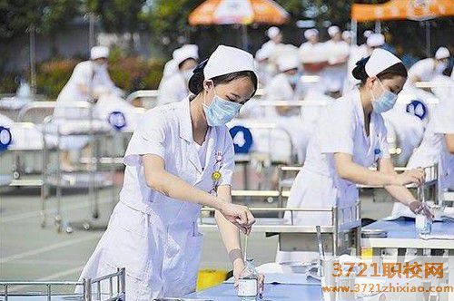 沈阳学护理专业哪个学校好