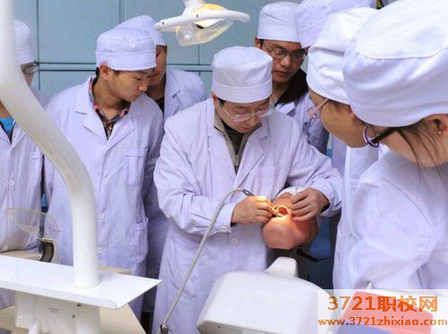 沈阳口腔专业学校报名条件及报名时间